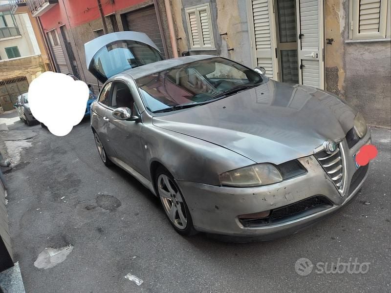 Usata Alfa Romeo GT 150 CV (110 kW) 2006 Grigio Coupé