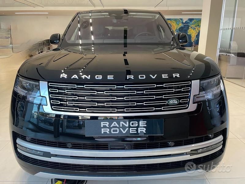Usata Land Rover Range Rover 530 CV (389 kW) 2023 Nero SUV
