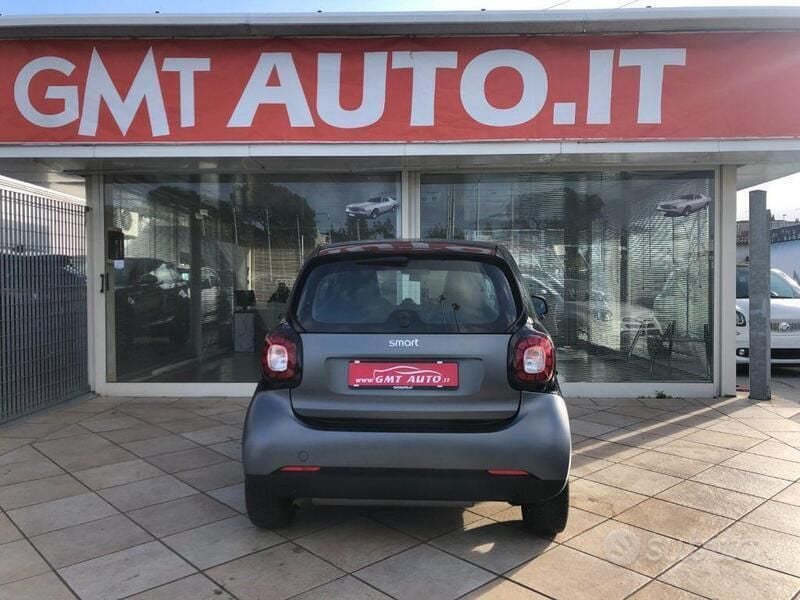 Usata Smart ForTwo Coupé Prime 90 CV (66 kW) 2018 Antracite Utilitaria