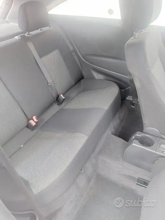 Usata Opel Astra 110 CV (80 kW) 2010 Berlina