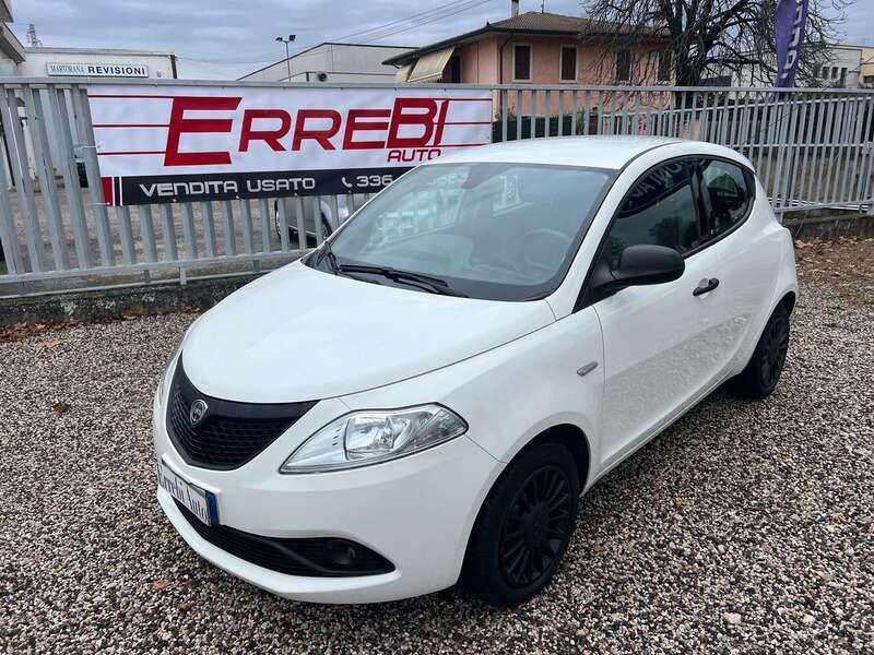 Bianco Usata 2019 Lancia Ypsilon Due volumi | 10.398 € (Buon prezzo) - Immagine 1/4