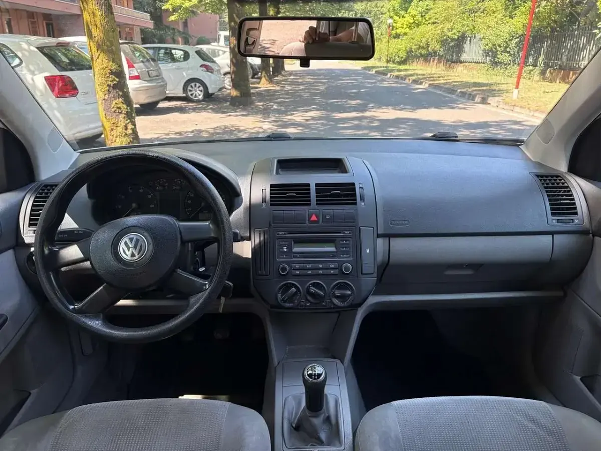 Usata VW Polo Sportline 86 CV (63 kW) 2005 Argento Utilitaria