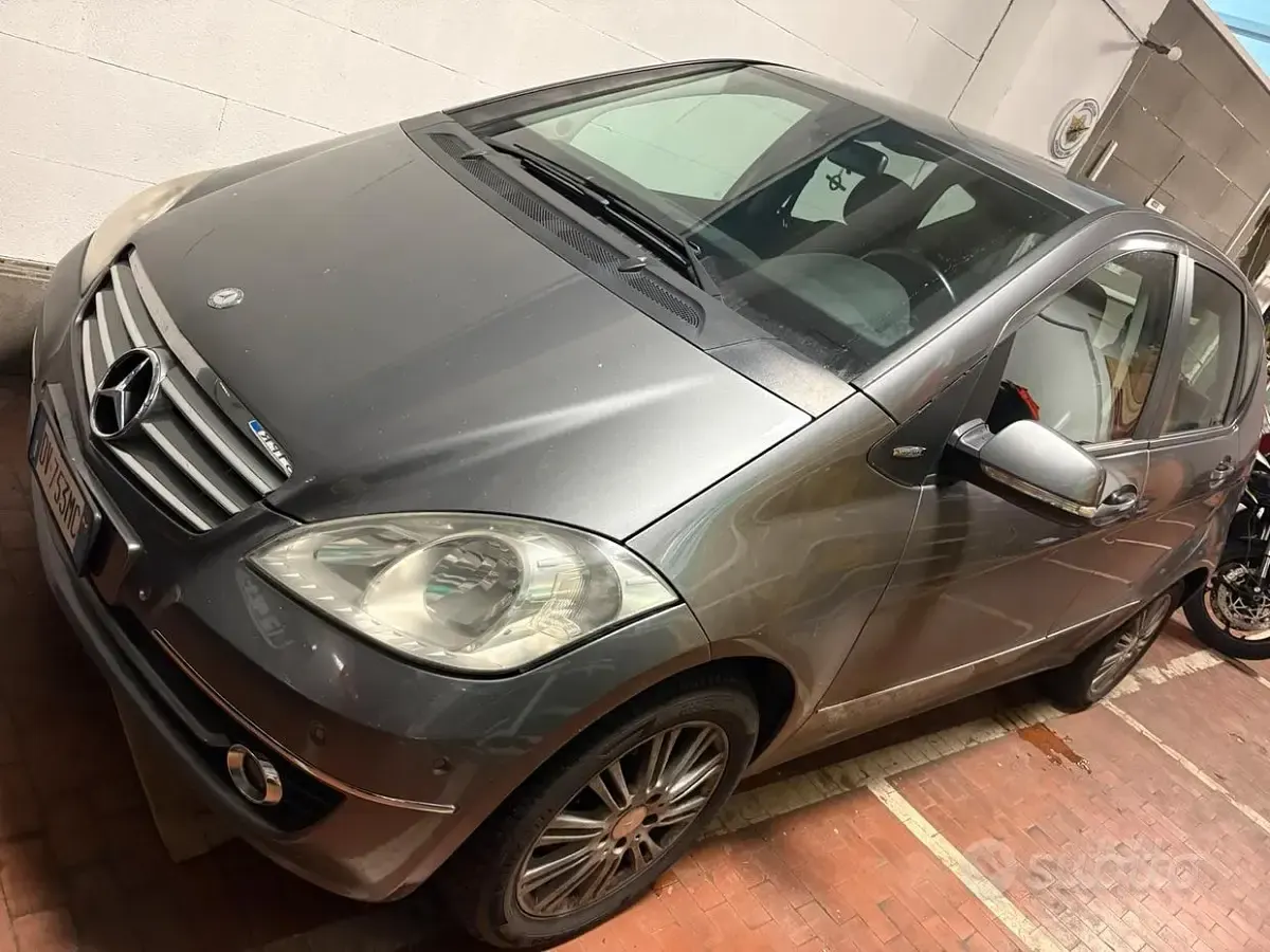 Usata Mercedes A180 Elegance 109 CV (80 kW) 2009 Grigio Berlina