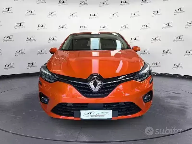 Usata Renault Clio IV Intens 101 CV (74 kW) 2019 Arancione Berlina