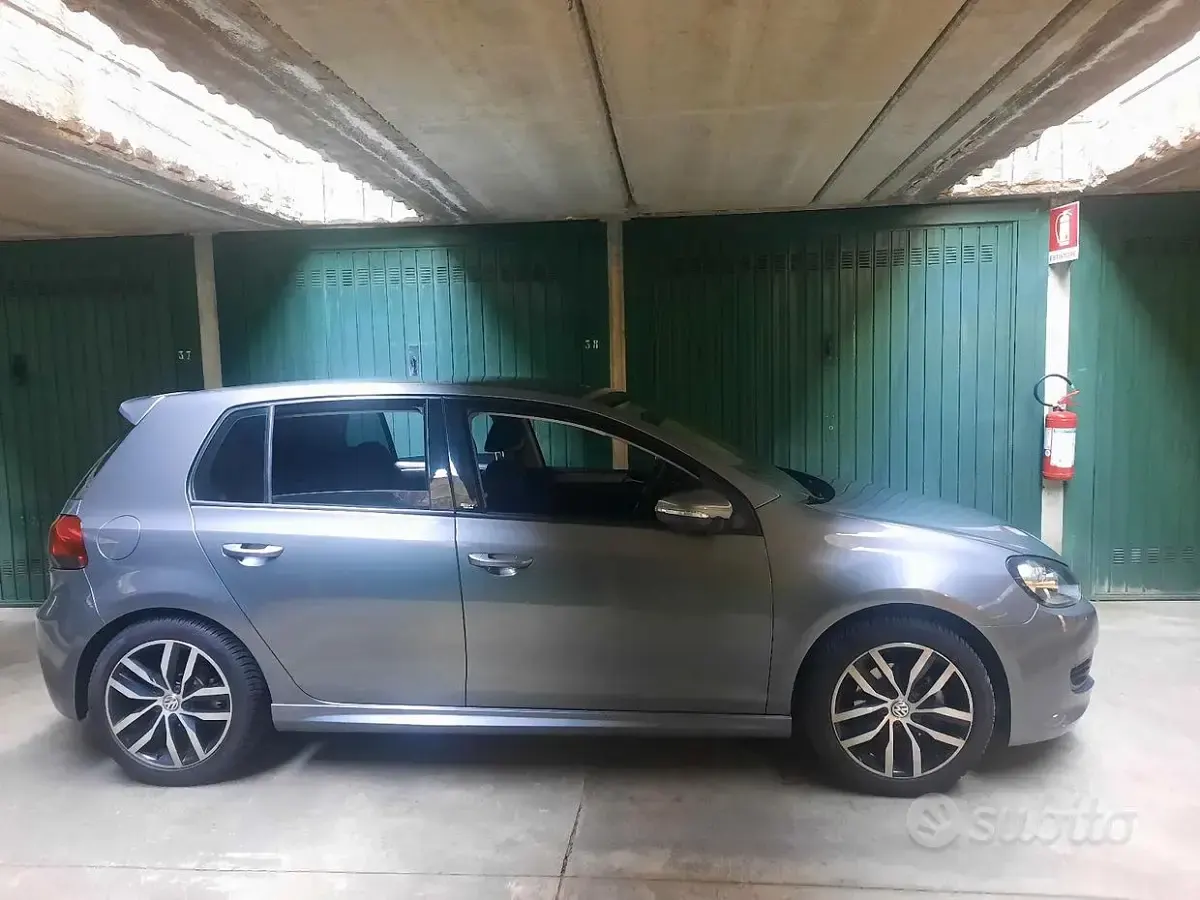 Usata VW Golf VII Edition 122 CV (89 kW) 2012 Grigio Berlina