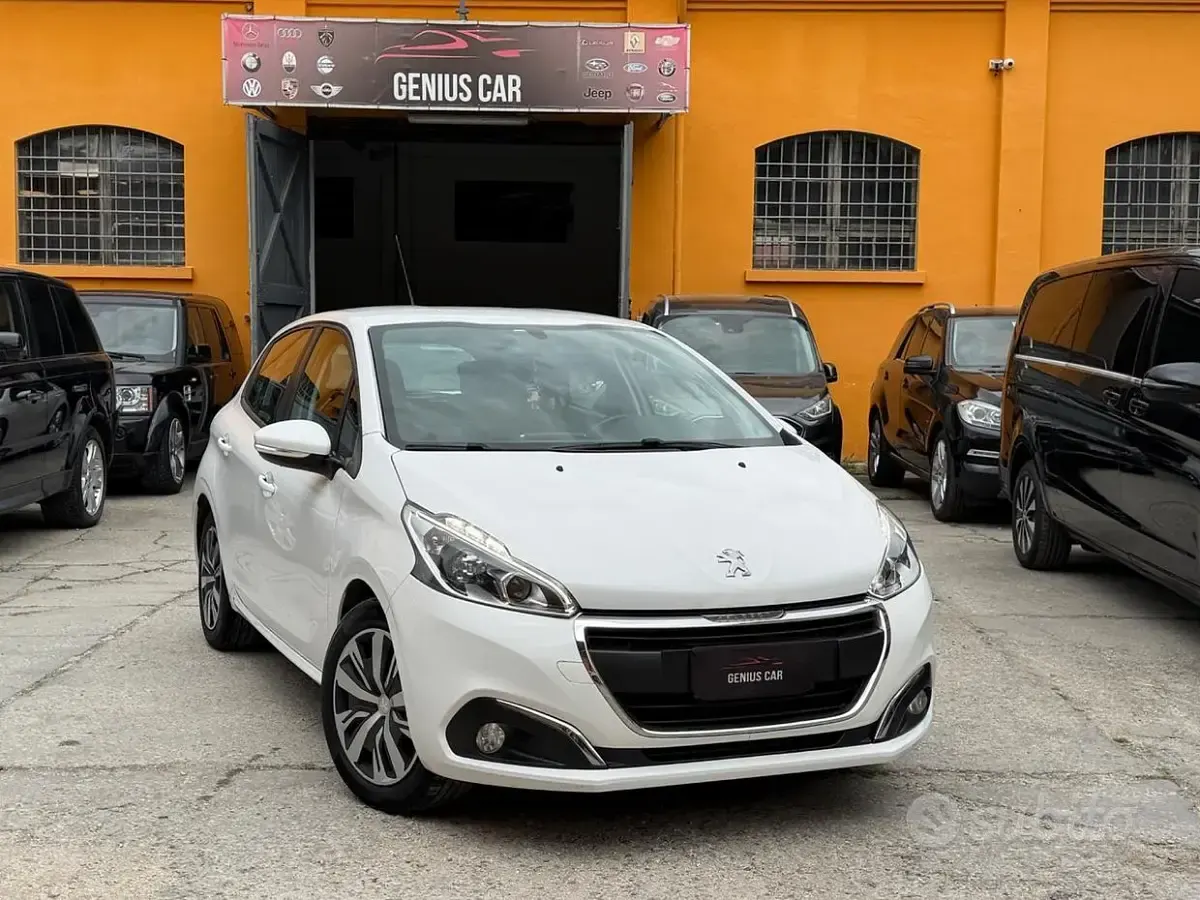Usata Peugeot 208 Style 75 CV (55 kW) 2018 Bianco Utilitaria