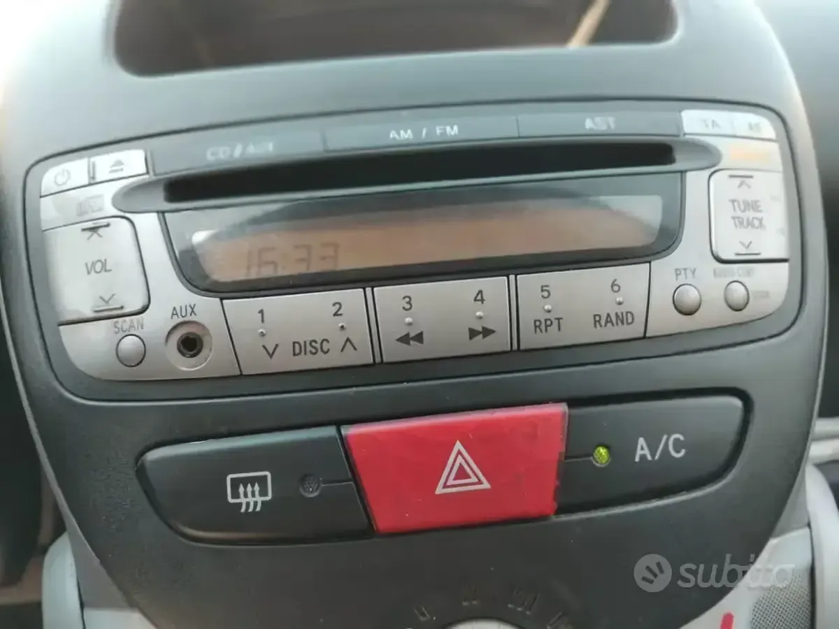 Usata Peugeot 107 68 CV (50 kW) 2009 Grigio Utilitaria