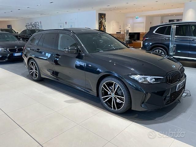 Nero Usata 2022 BMW 320 M Sport Station wagon | 38.975 € (Cara) - Immagine 1/4
