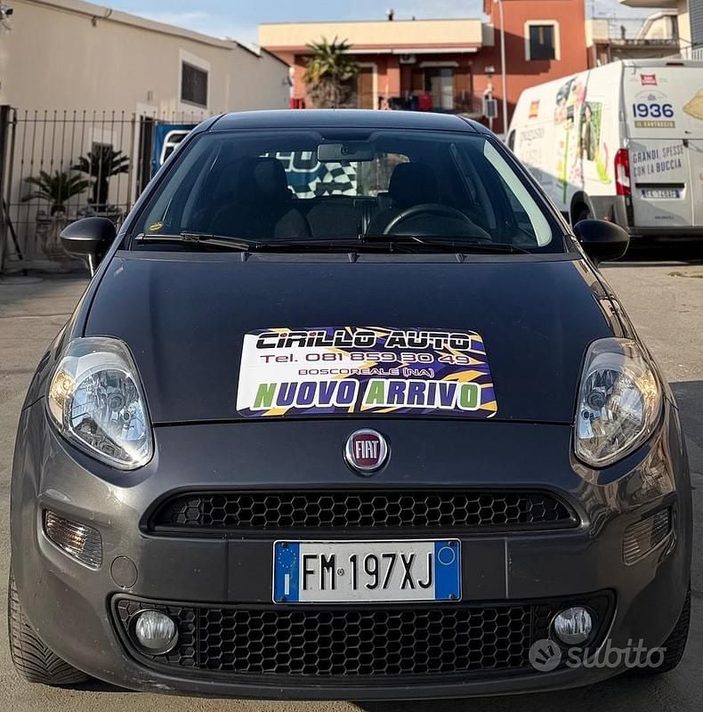 Usata Fiat Punto 77 CV (56 kW) 2018 Grigio Utilitaria