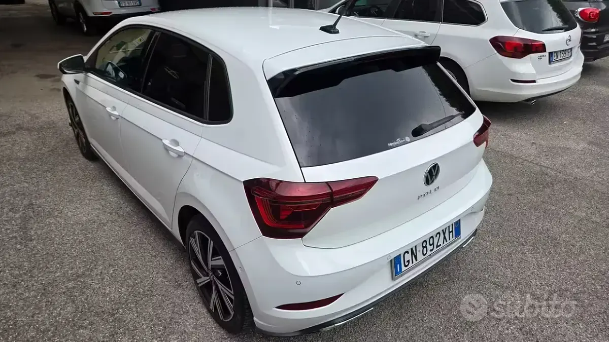 Usata VW Polo R-line 95 CV (69 kW) 2023 Bianco Utilitaria