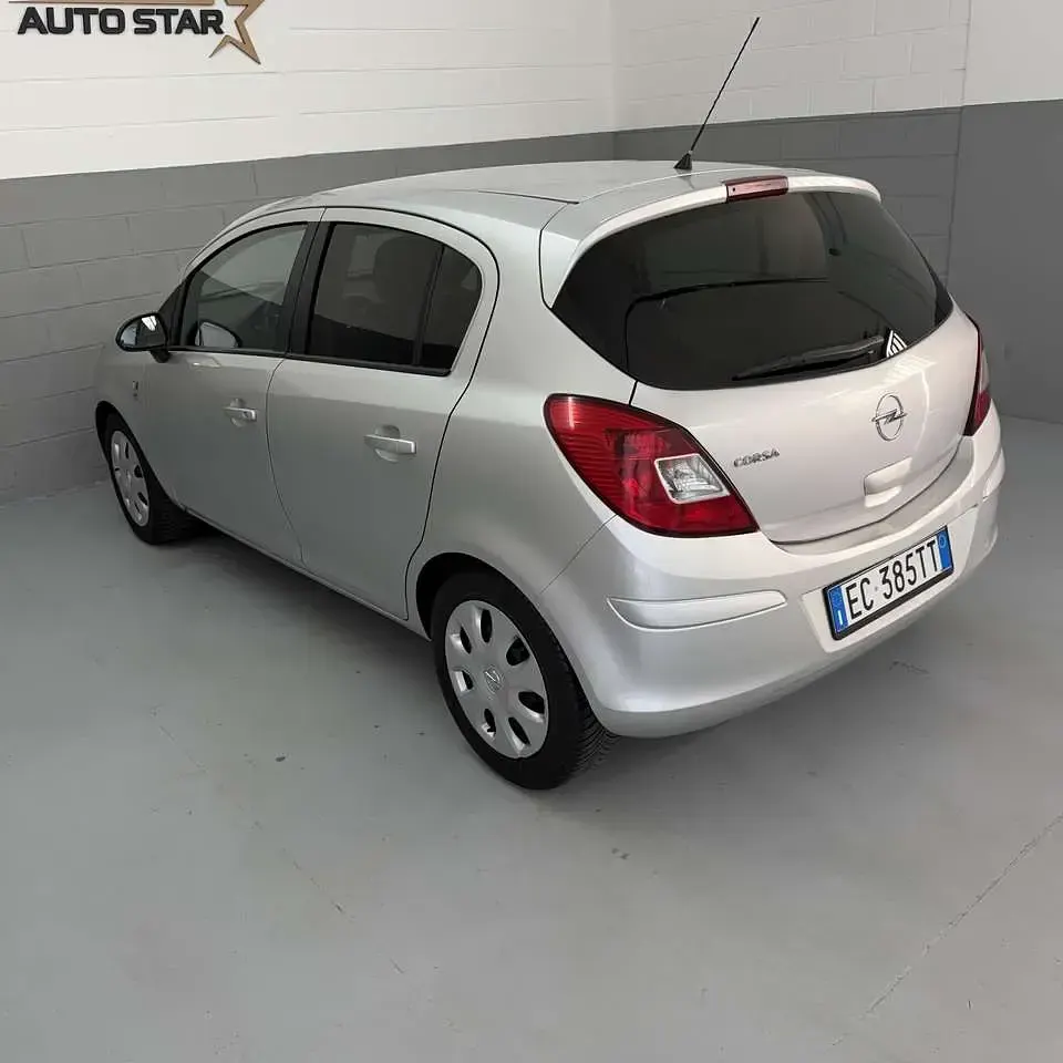 Usata Opel Corsa 90 CV (66 kW) 2010 Other Utilitaria