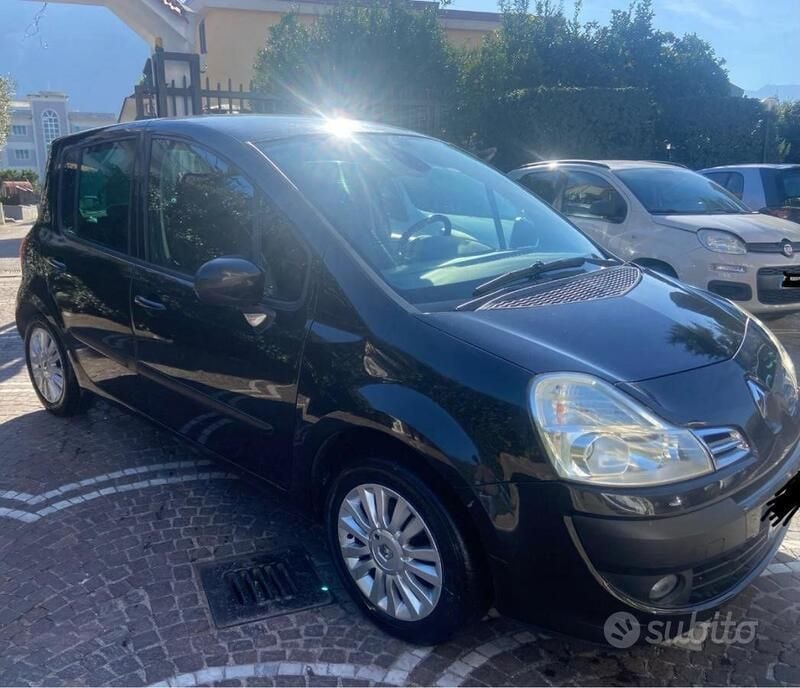 Usata Renault Modus 75 CV (55 kW) 2012 Nero Monovolume