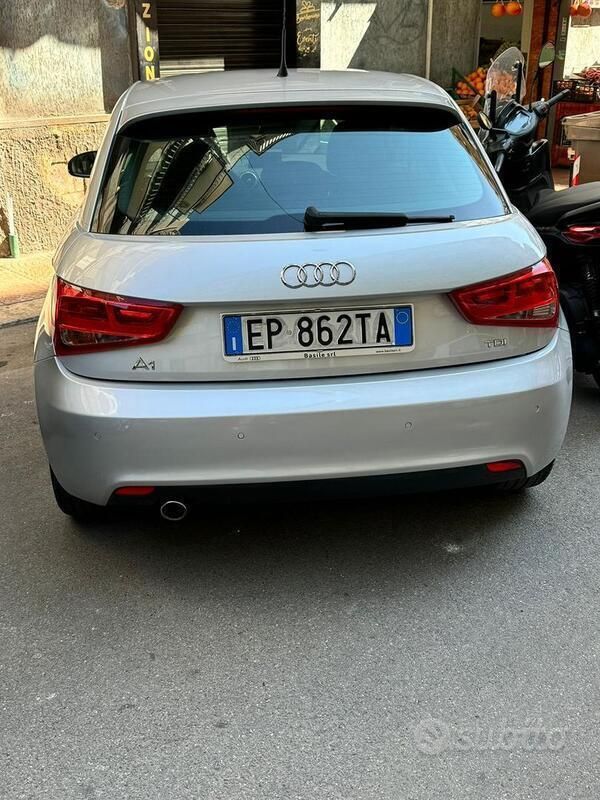 Usata Audi A1 105 CV (77 kW) 2013 Grigio Utilitaria