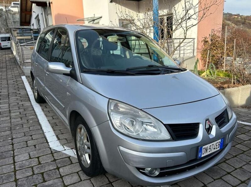 Usato 2008 Renault Scénic II 1.9 Diesel 131 CV (2.800 €)
