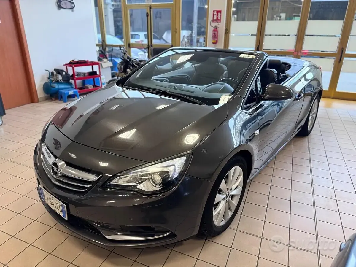 Usata Opel Cascada Cosmo 165 CV (121 kW) 2013 Grigio Cabrio