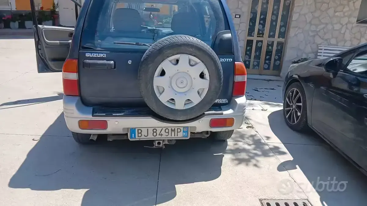 Usata Suzuki Vitara 87 CV (63 kW) 2000 Blu SUV