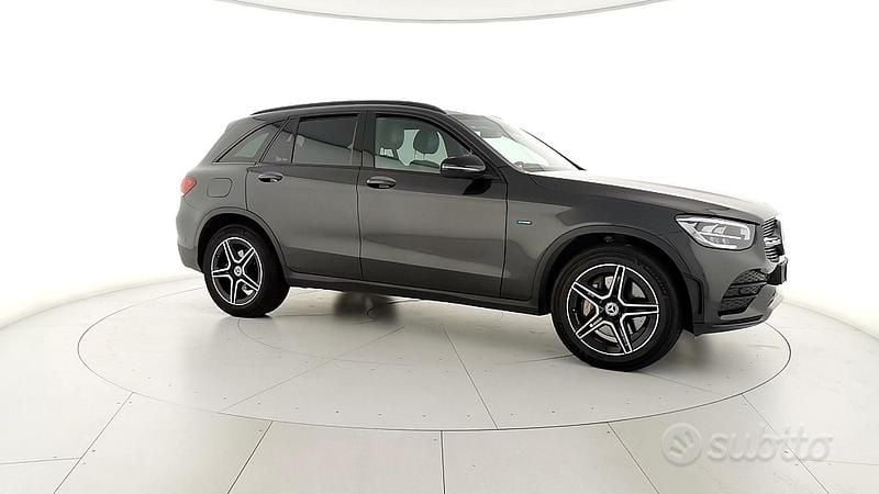 Usata Mercedes GLC300 Premium 306 CV (225 kW) 2021 Grigio SUV