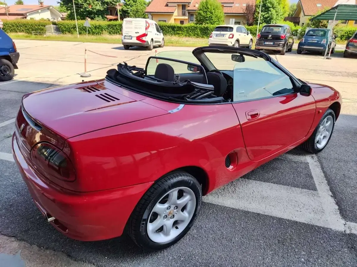 Usata MG TF 116 CV (85 kW) 2002 Rosso Cabrio