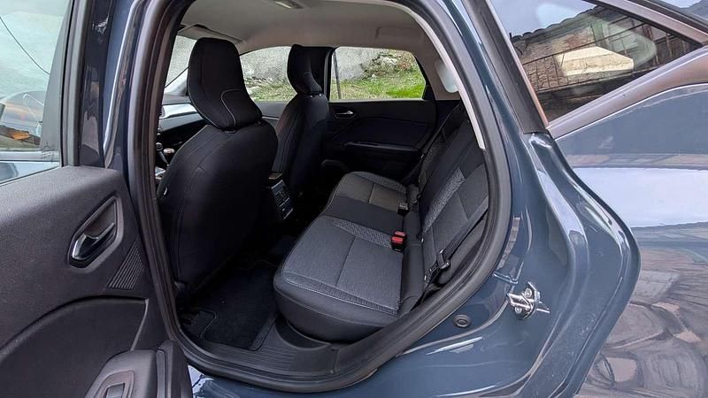 Usata Renault Captur Equilibre 101 CV (74 kW) 2023 Blu/azzurro SUV