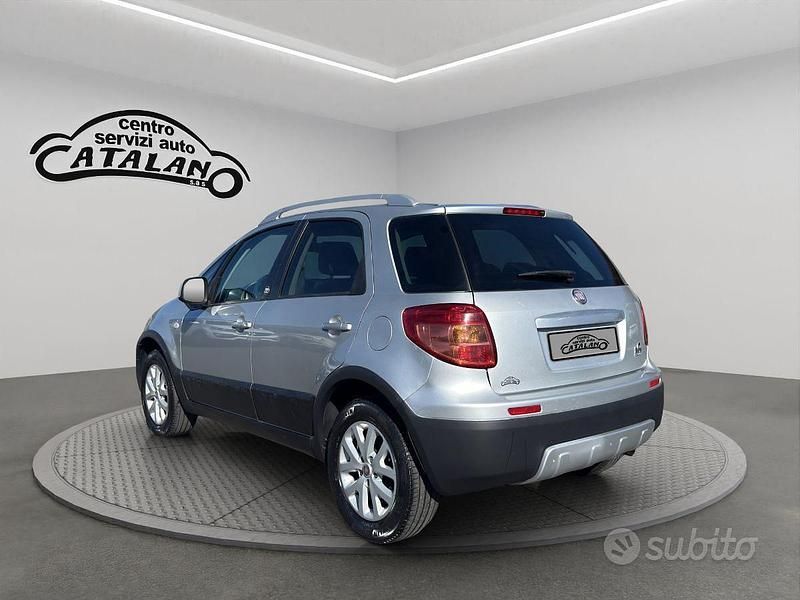 Usata Fiat Sedici 135 CV (99 kW) 2011 Grigio SUV