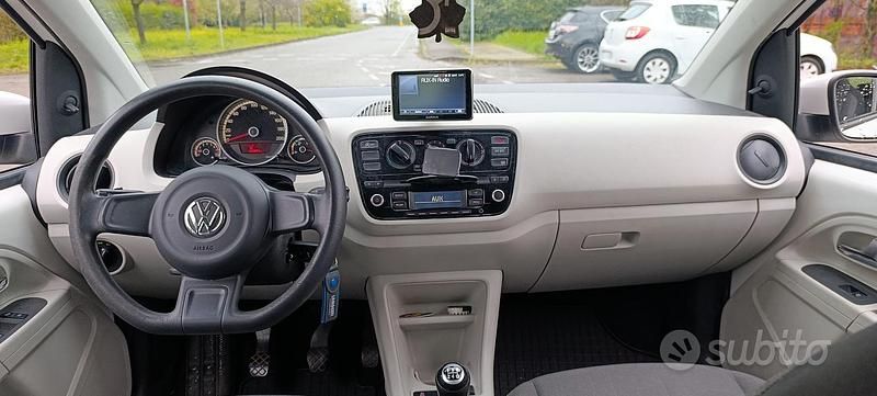 Usata VW up! Move 68 CV (50 kW) 2016 Bianco Utilitaria