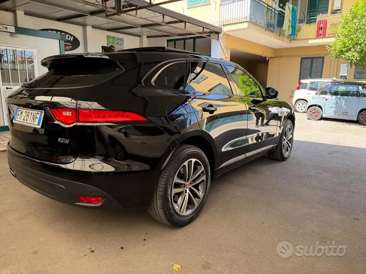 Usata Jaguar F-Pace 180 CV (132 kW) 2018 Nero SUV