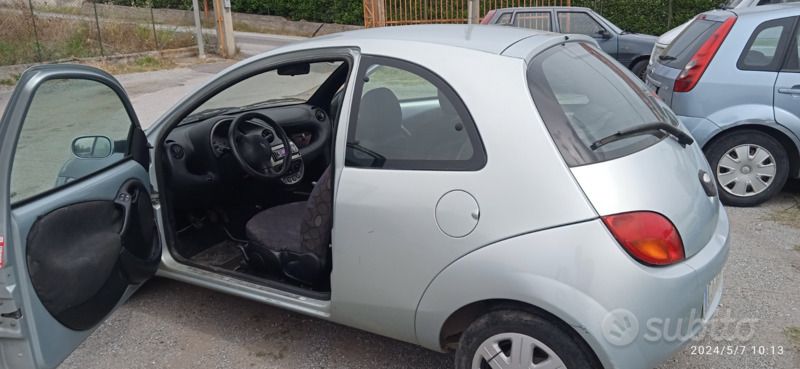 Usata Ford Ka 69 CV (50 kW) 2005 Grigio Utilitaria