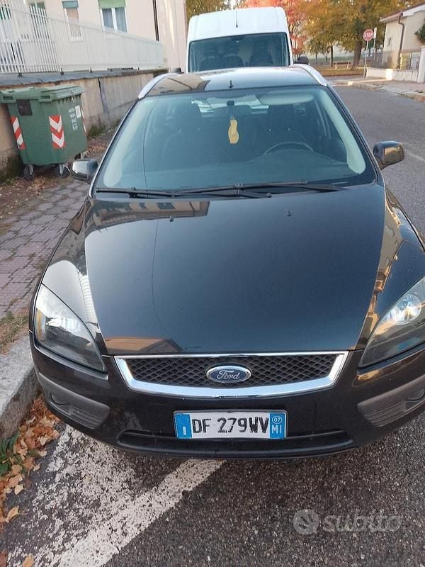 Nero Usata 2007 Ford Focus Tre volumi | 1500 € (Super prezzo) - Immagine 1/4