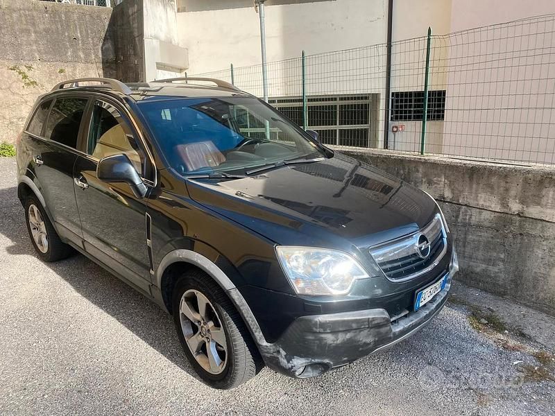 Usata Opel Antara 150 CV (110 kW) 2010 Nero SUV