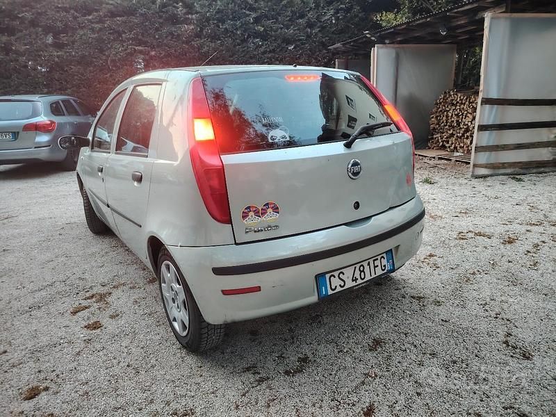 Usata Fiat Punto 2004 Utilitaria