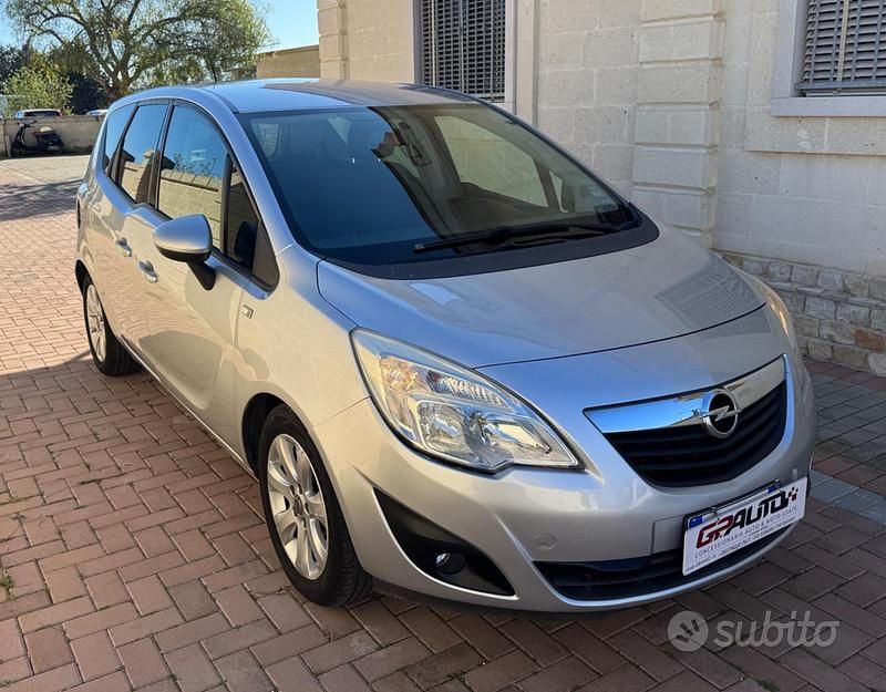 Usata Opel Meriva 95 CV (69 kW) 2011 Grigio Monovolume