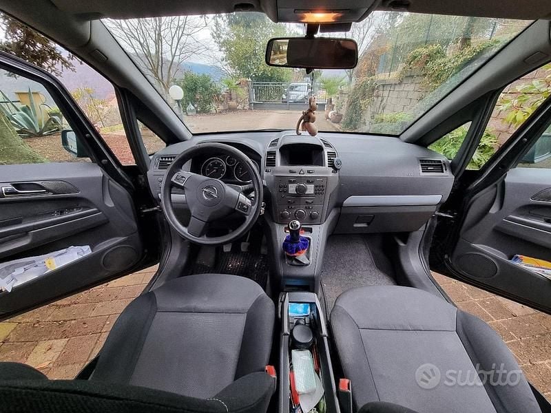 Usata Opel Zafira Enjoy 120 CV (88 kW) 2008 Nero Monovolume