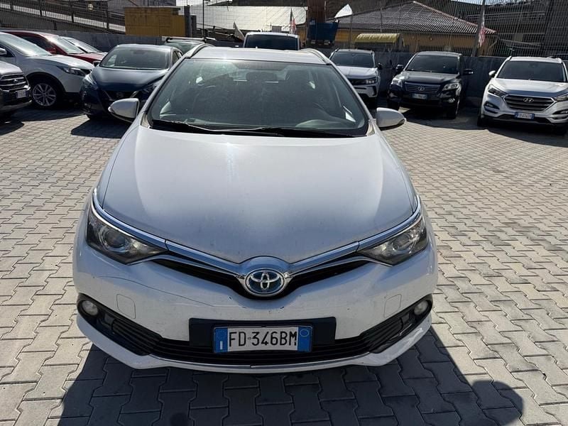 Usata Toyota Auris Hybrid Lounge 99 CV (72 kW) 2016 Bianco Station wagon
