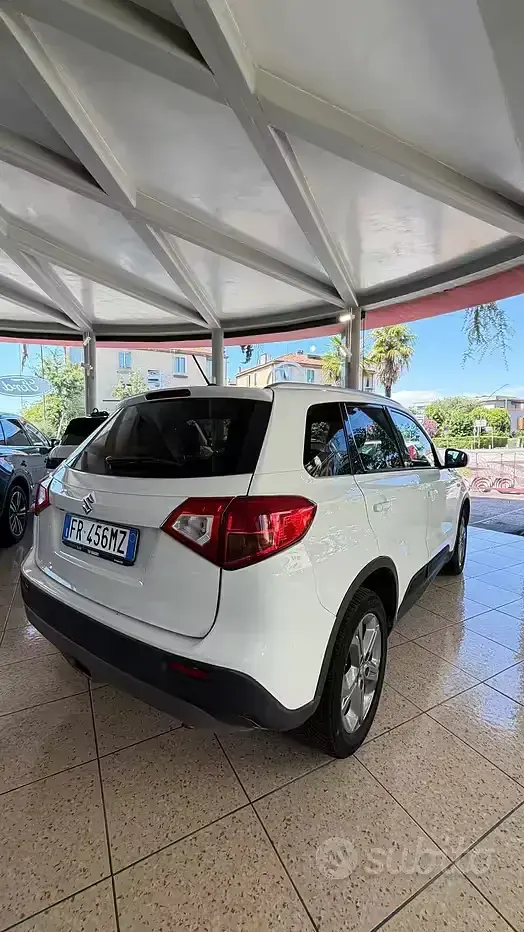 Usata Suzuki Vitara 120 CV (88 kW) 2018 Bianco SUV