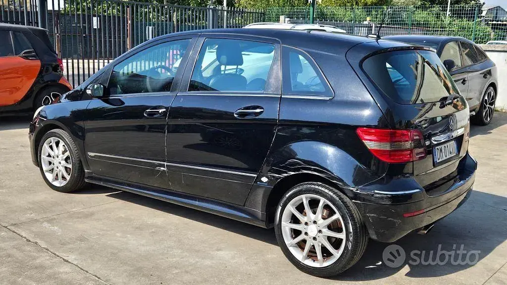 Usata Mercedes B200 140 CV (102 kW) 2007 Nero Monovolume