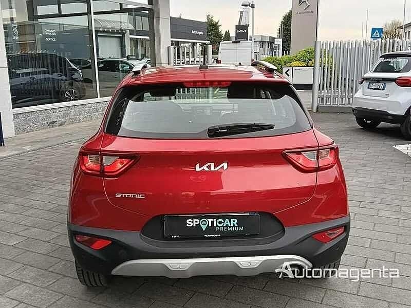 Usata Kia Stonic Urban 99 CV (72 kW) 2023 Rosso SUV