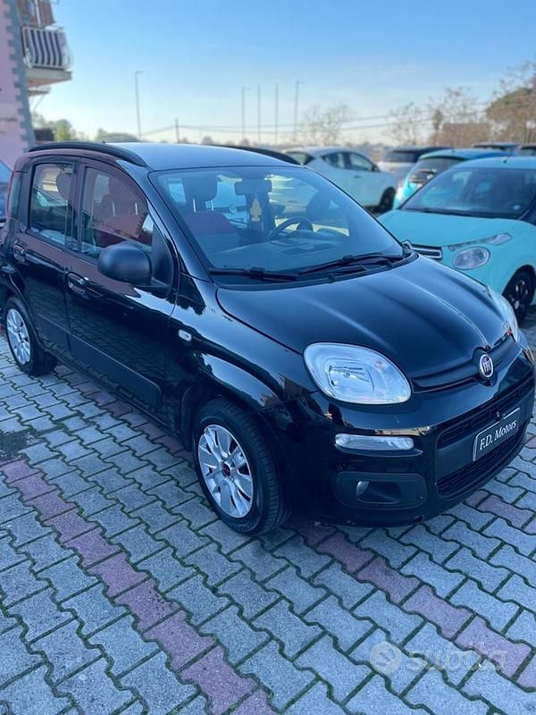 Usata Fiat Panda Lounge 69 CV (50 kW) 2018 Nero Berlina
