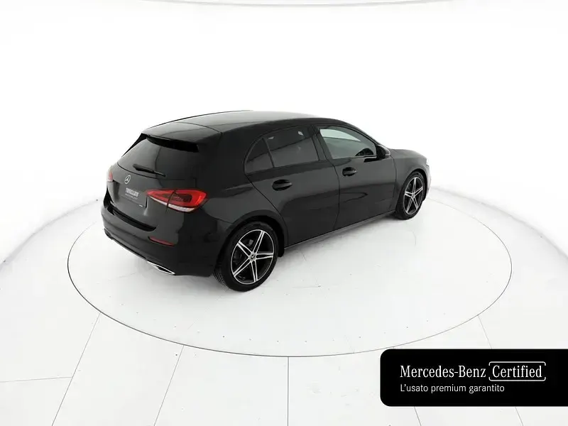 Usata Mercedes A180 116 CV (85 kW) 2022 Nero Berlina