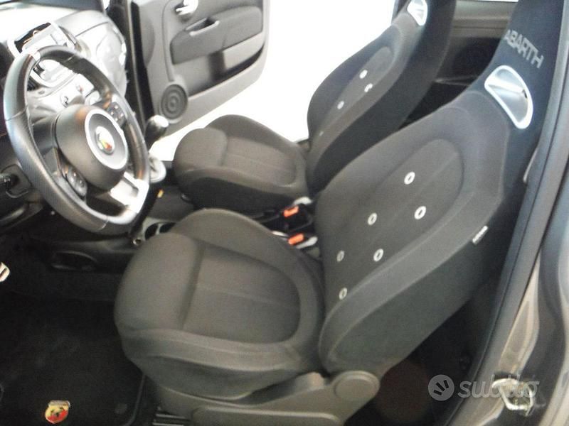 Usata Abarth 595 146 CV (107 kW) 2018 Grigio scuro Utilitaria