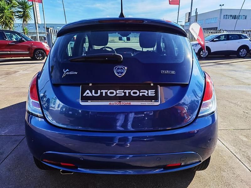 Usata Lancia Ypsilon Gold 69 CV (50 kW) 2022 Blu Utilitaria