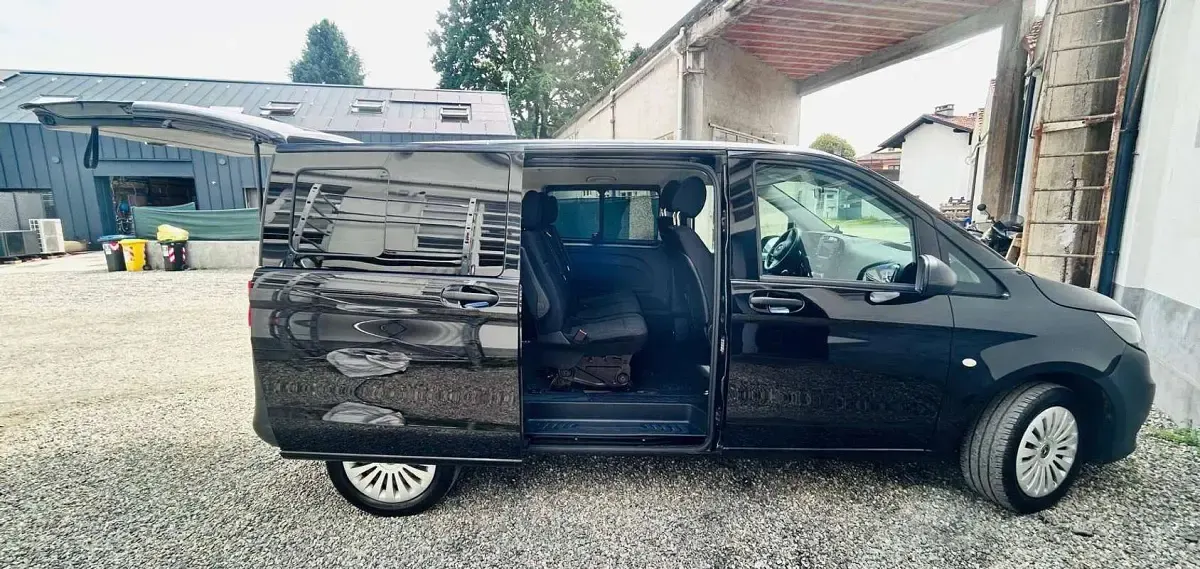 Usata Mercedes Vito 136 CV (100 kW) 2023 Nero Furgone