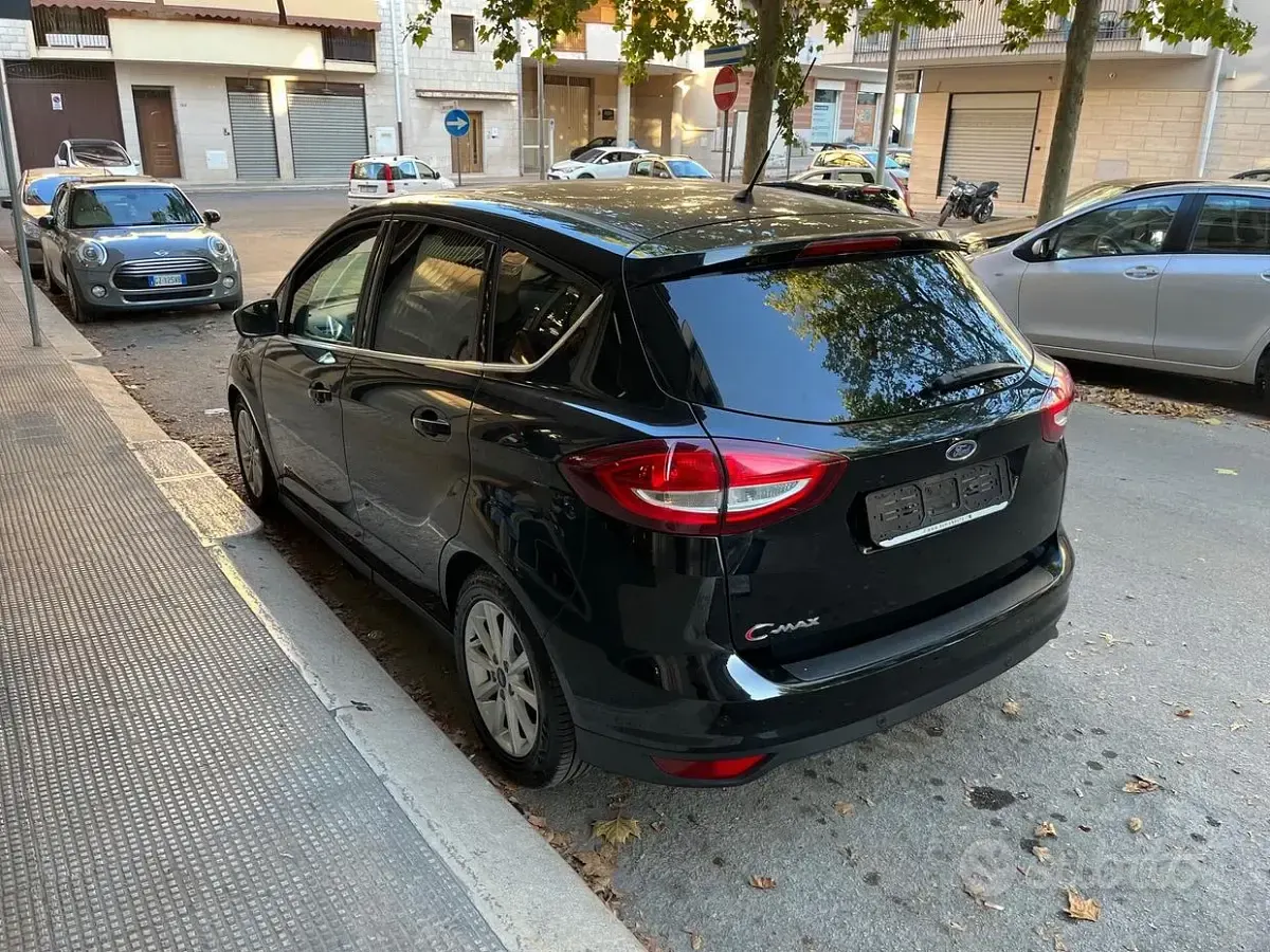 Usata Ford C-MAX Titanium 120 CV (88 kW) 2016 Nero Monovolume