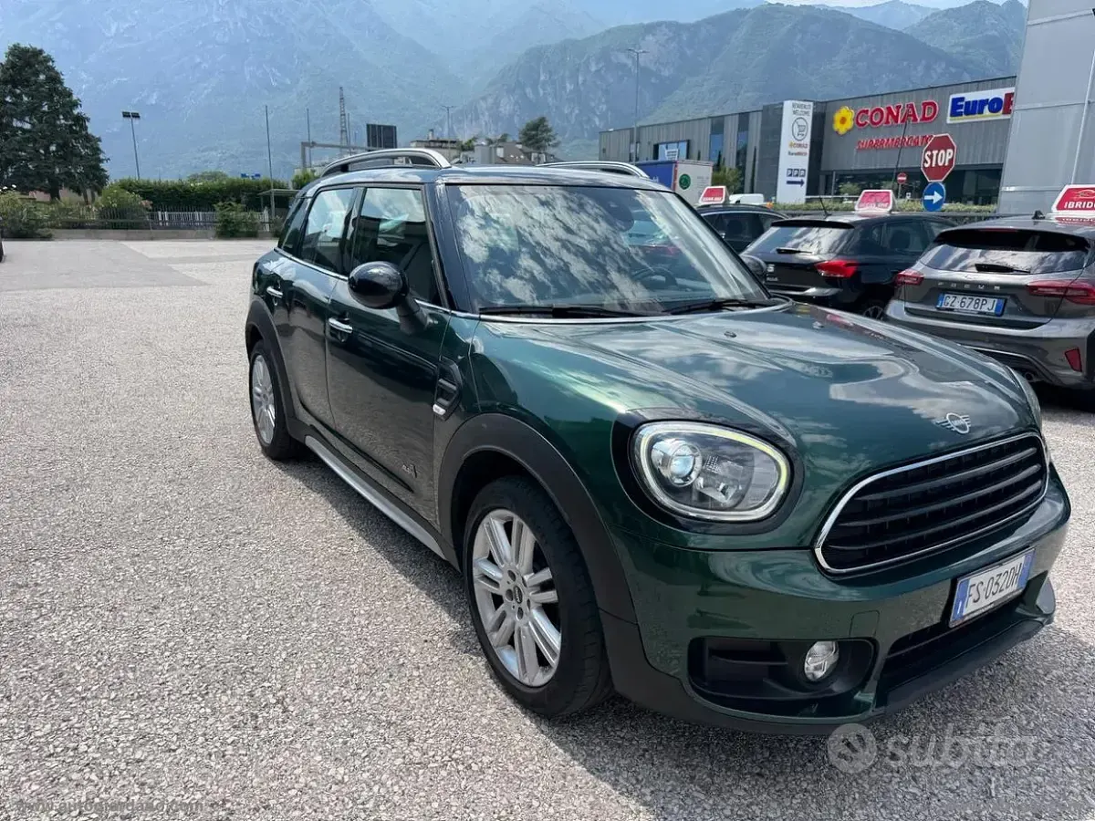 Usata Mini Cooper Countryman Business 136 CV (100 kW) 2018 Verde SUV