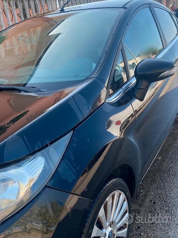 Usata Ford Fiesta 96 CV (70 kW) 2009 Nero Utilitaria