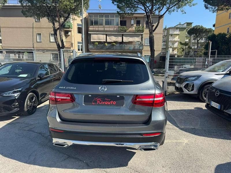 Usata Mercedes GLC250 204 CV (150 kW) 2017 Grigio SUV