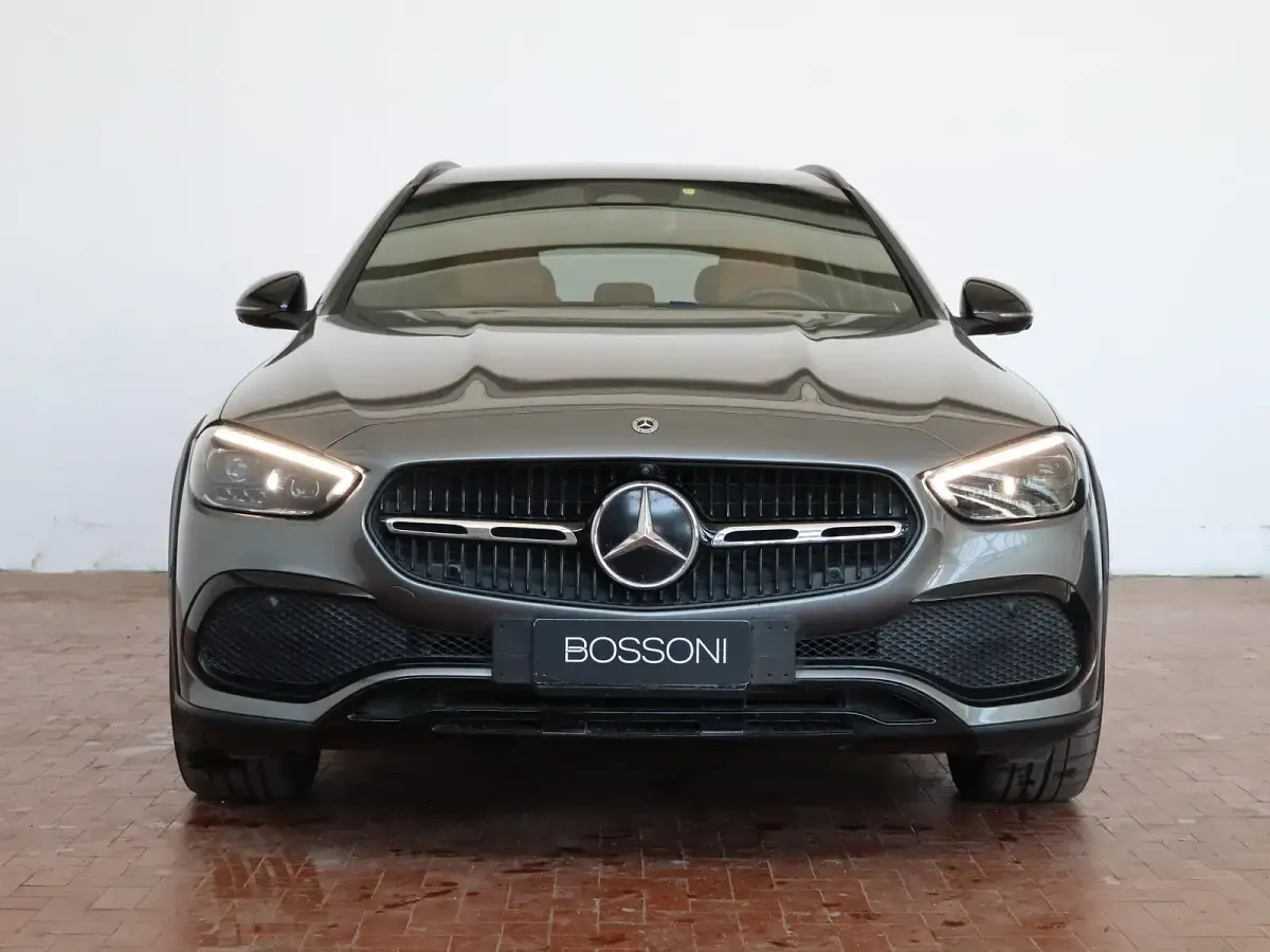 Usata Mercedes 220 Premium 197 CV (144 kW) 2024 Grigio Station wagon