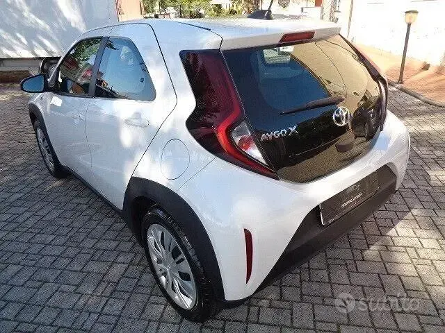 Usata Toyota Aygo X Active 72 CV (52 kW) 2025 Bianco SUV