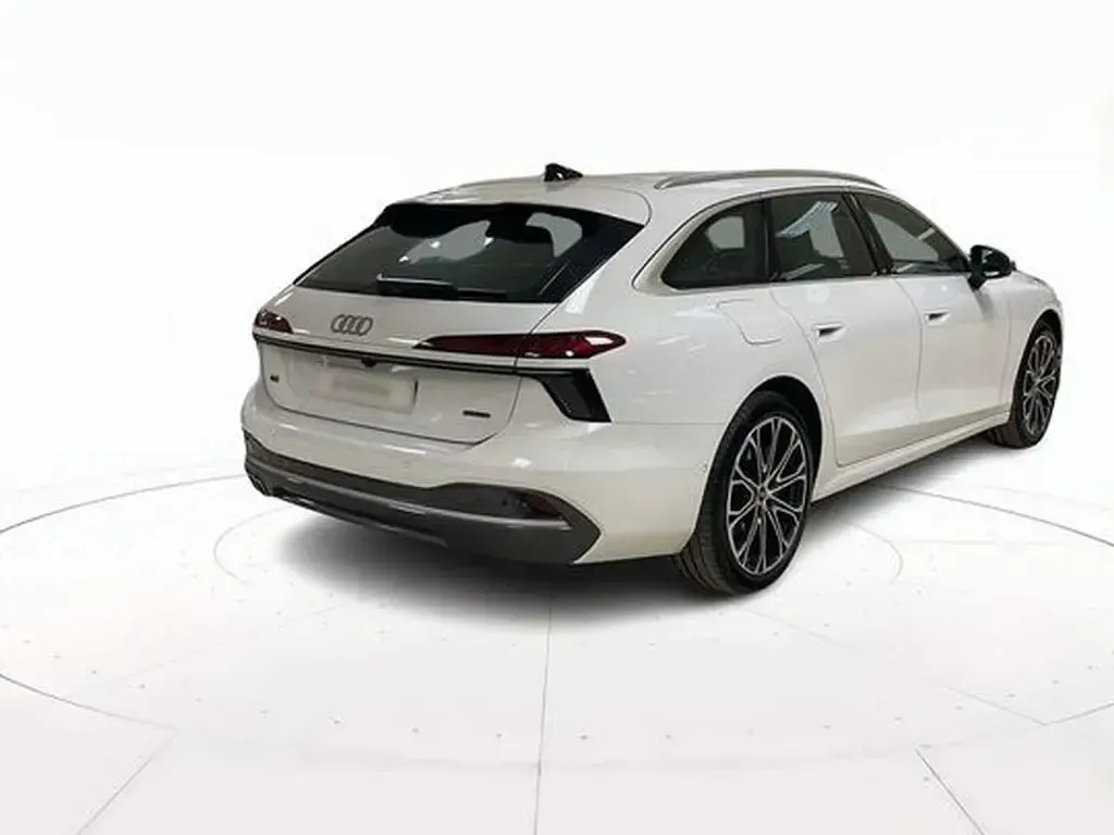 Usata Audi A6 Advanced 204 CV (150 kW) 2025 Vari colori pastello Station wagon
