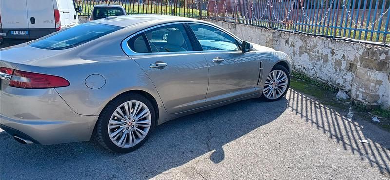 Usata Jaguar XF S 2010 Grigio Berlina