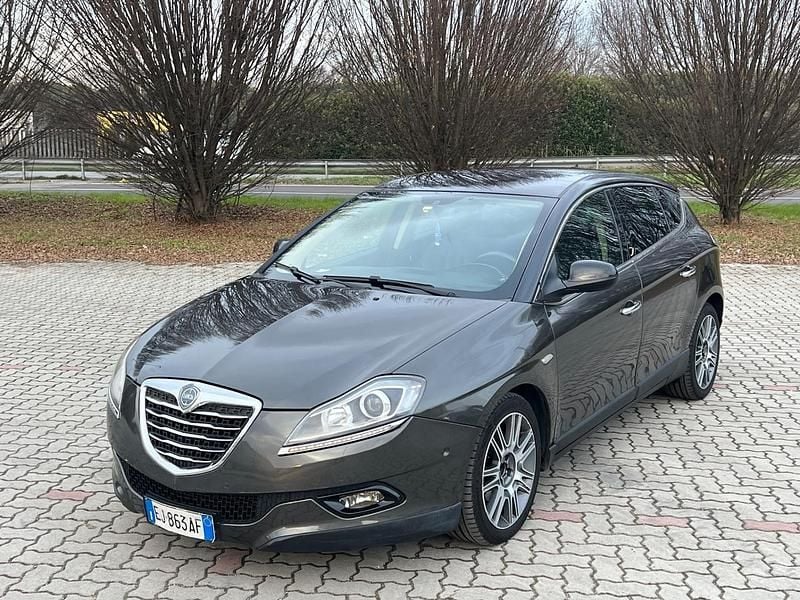 Grigio Usata 2011 Lancia Delta Gold Due volumi | 3700 € (Super prezzo) - Immagine 1/4
